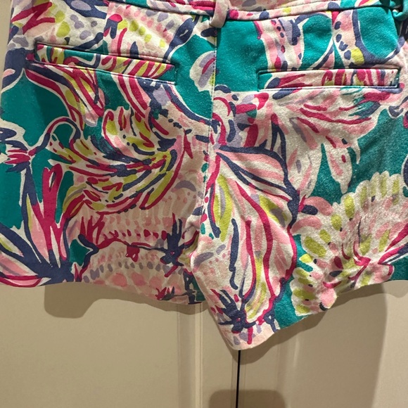 Lilly Pulitzer Callahan Shorts - Picture 3 of 6